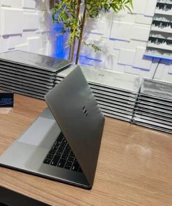 UK-used MacBook Pro 2019, 15-inch, Intel Core i7, 32 GB, 1 TB, 4 GB dedicated graphics 